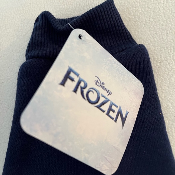 Disney’s frozen hooded sweatshirt. - Picture 6 of 6